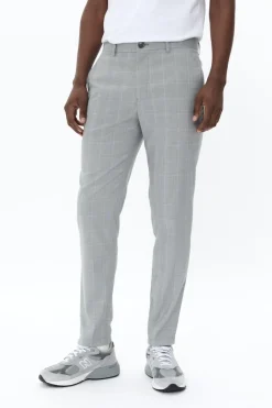 MAliam Bukser