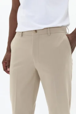 MAliam Bukser