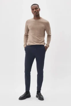 MAliam Bukser