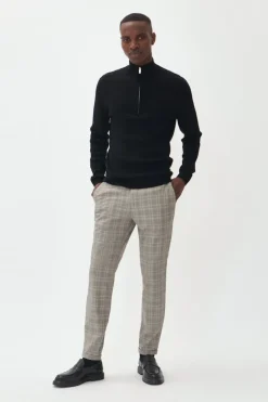 MAliam Bukser