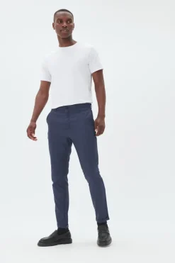 MAliam Bukser