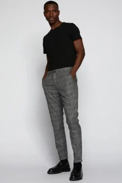 MAliam Bukser