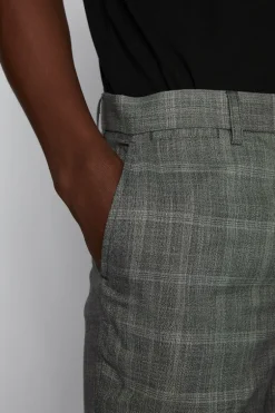 MAliam Bukser