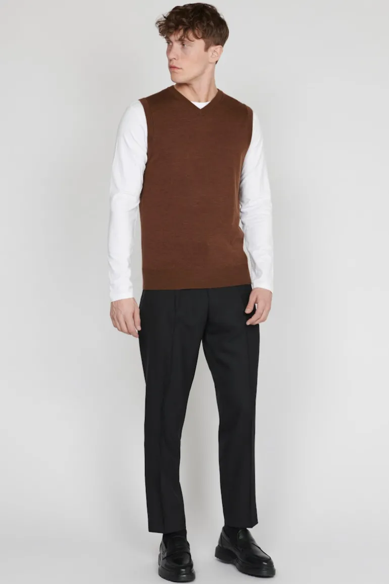 MAtheodore Vest