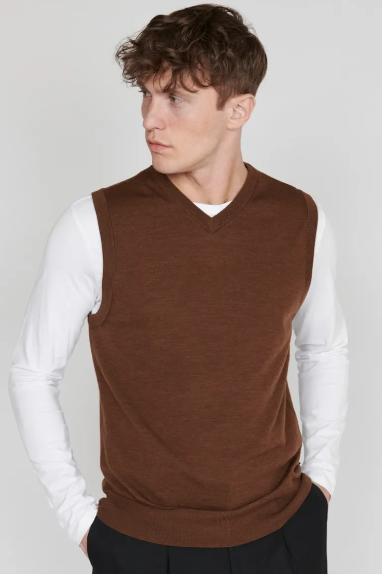 MAtheodore Vest