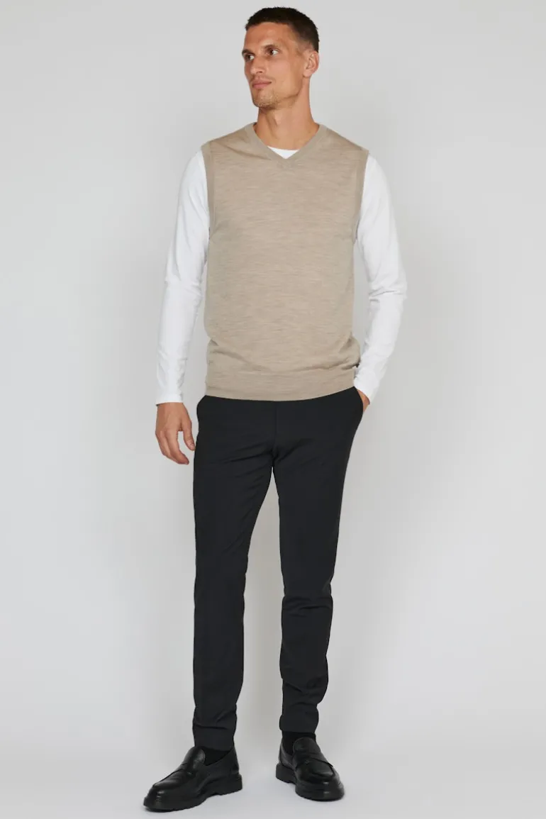 MAtheodore Vest