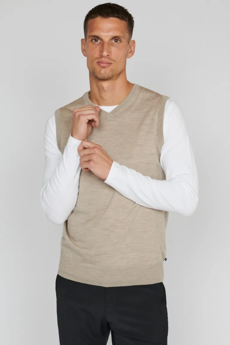 MAtheodore Vest